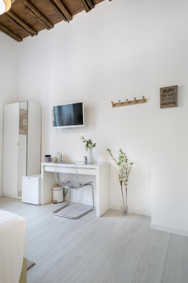 Affittacamere White Ostilia Roma